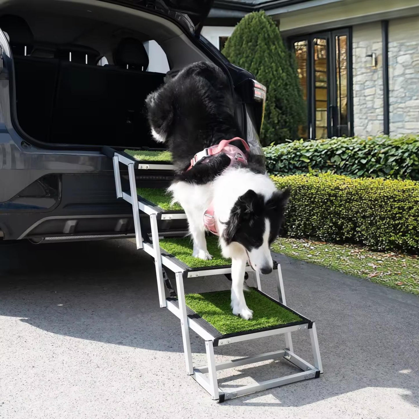 Heavy-Duty Outdoor Pet Ladder | Non-Slip Artificial Grass Stairs for Cars, Trucks & SUVs | Foldable, Portable & Sturdy Dog Ramp