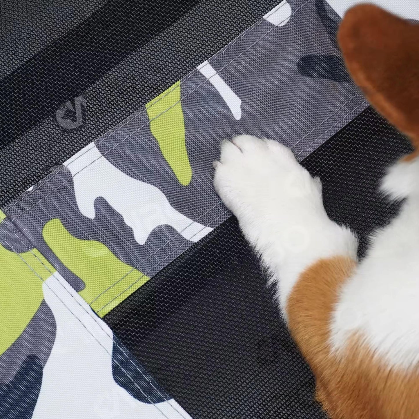 Camouflage Outdoor Elevated Dog Bed – Portable Breathable Pet Cot for Medium & Large Dogs